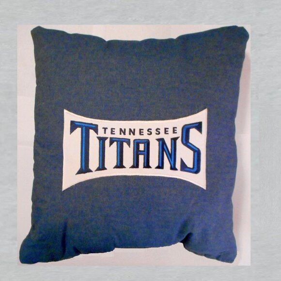 Tennessee Titans Throw Pillow Measures 14 x 14 inches - Picture 1 of 1